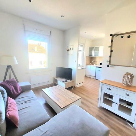 Appartement Lumineux En Centre-Ville Neuves-Maisons Luaran gambar