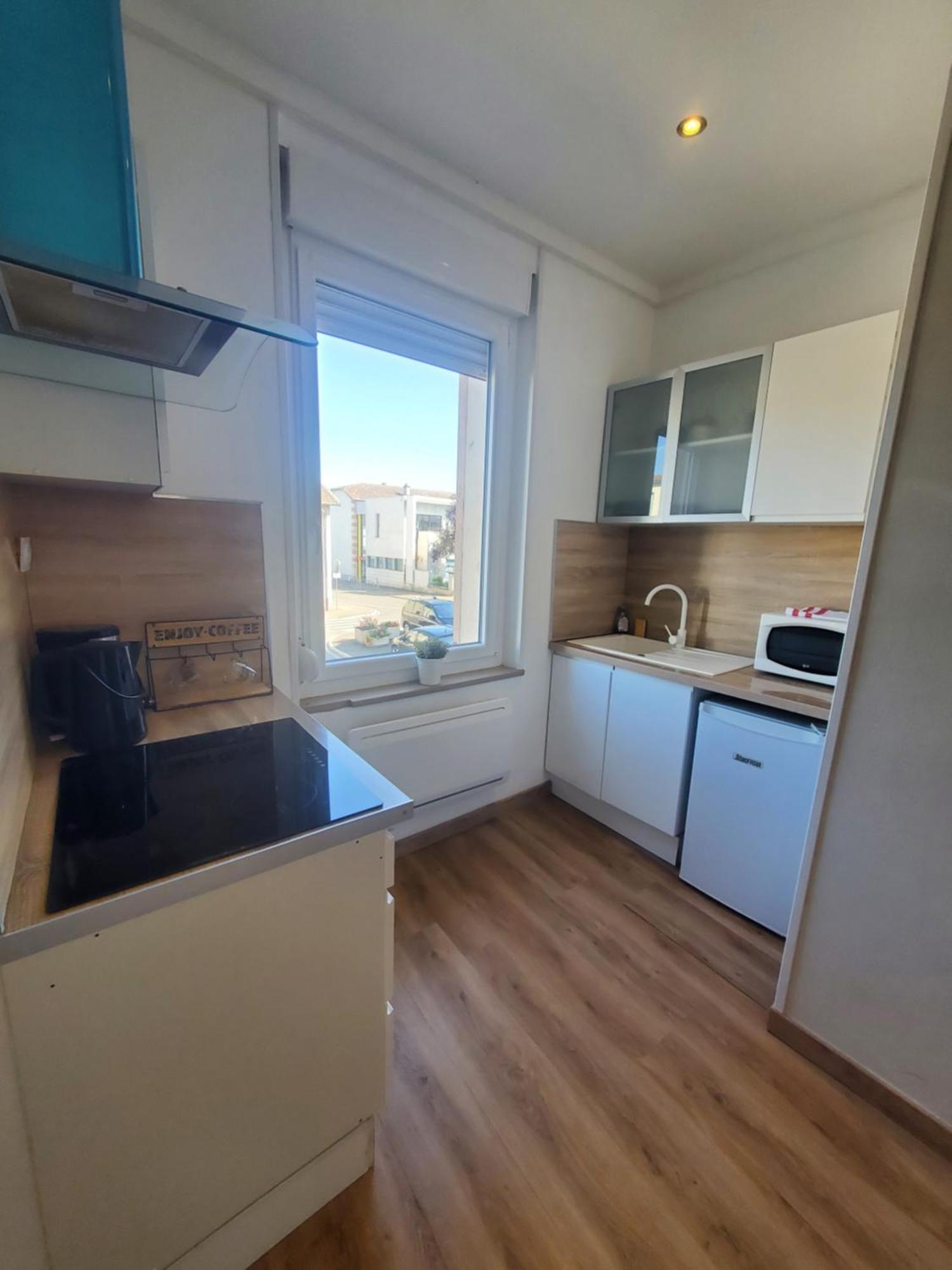 Appartement Lumineux En Centre-Ville Neuves-Maisons Luaran gambar