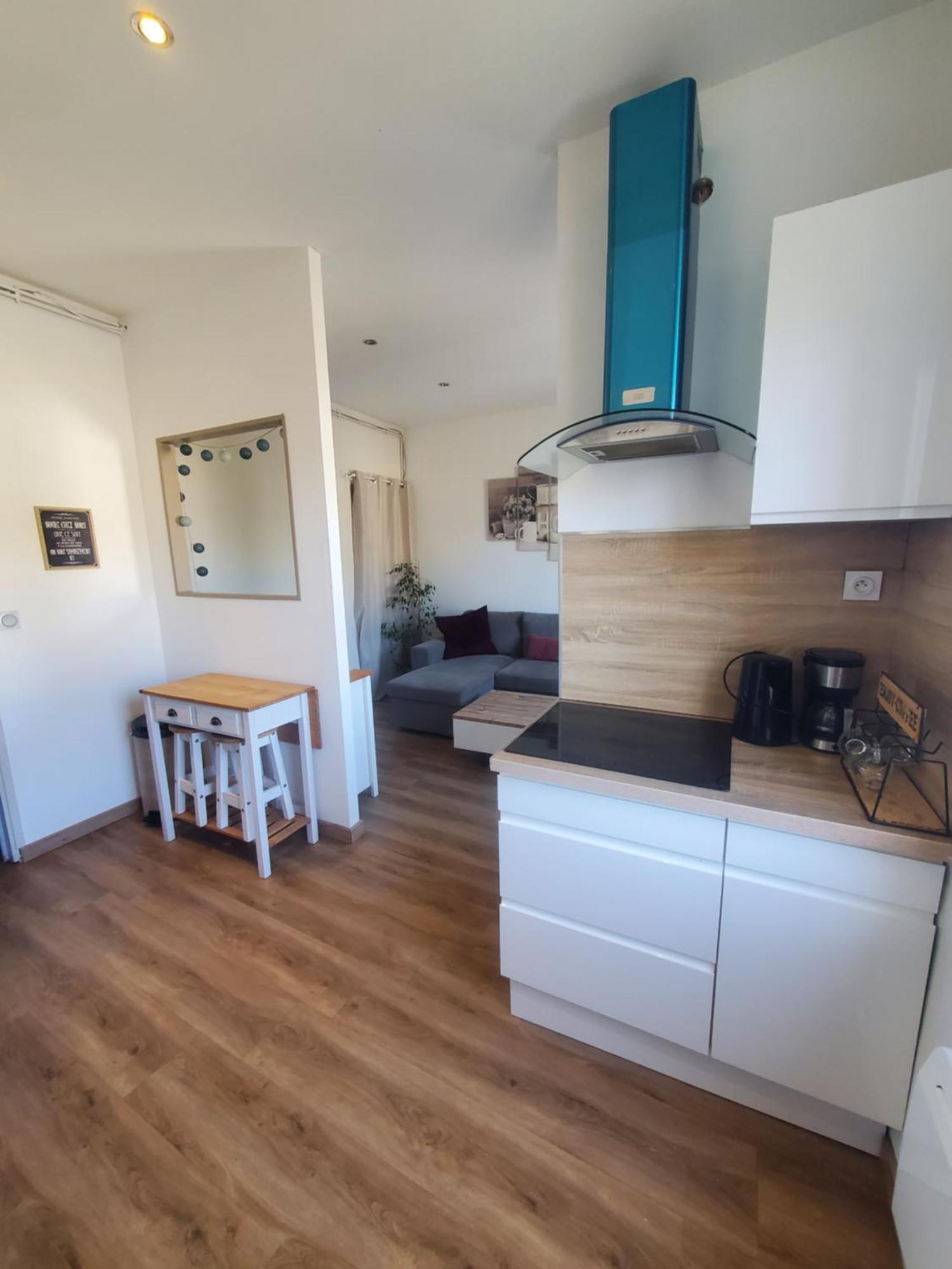 Appartement Lumineux En Centre-Ville Neuves-Maisons Luaran gambar